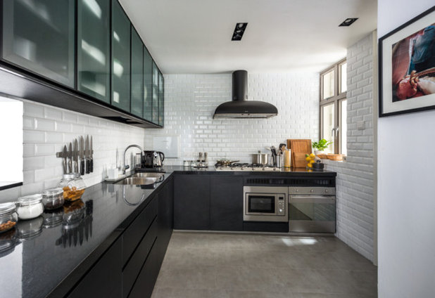Contemporary Kitchen by Artistroom Pte Ltd