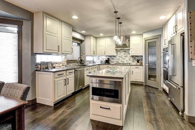 Lang Kitchen with Kim Bradshaw/Color Is Good, inc.