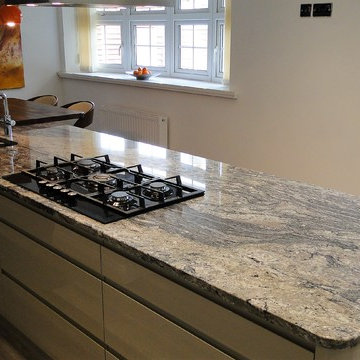 Large 3.8m Island with Sink and Hob