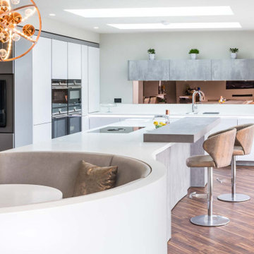 Large Contemporary Family Style Kitchen