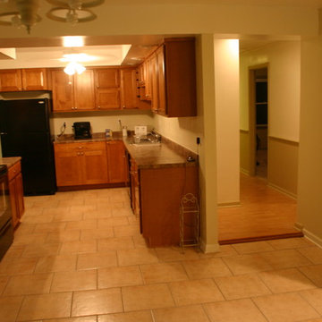 large eat-in kitchen