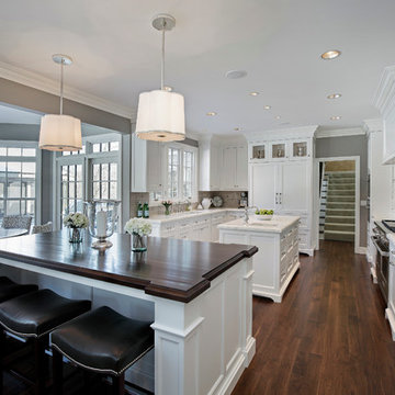 Large Floor Plan Highlighted by Center Island and Breakfast Bar