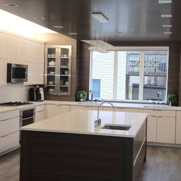 Large Island Contemporary Kitchen