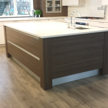 Large Island Contemporary Kitchen
