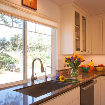 Large Kitchen Sink with Expansive Countertop Space