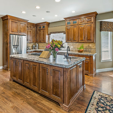 Large Luxury Traditional Inspired Kitchen