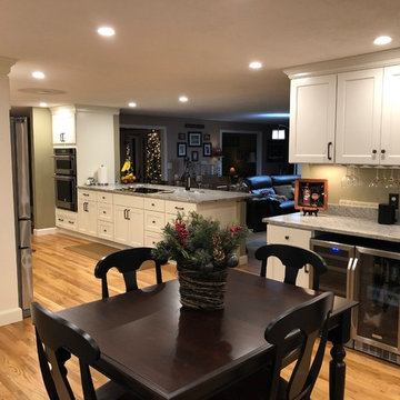 Large Traditional Kitchen