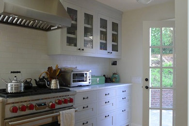 Kitchen - farmhouse kitchen idea in Los Angeles with shaker cabinets and gray cabinets