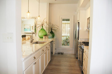 Inspiration for a contemporary kitchen remodel in New Orleans