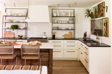 Example of an eclectic kitchen design in DC Metro