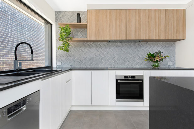 Contemporary Kitchen by Pioneer Kitchens
