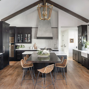 75 Beautiful Coastal Kitchen With Black Cabinets Pictures Ideas August 2021 Houzz
