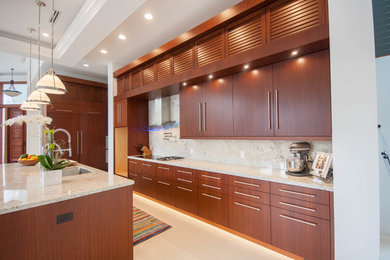 Example of a trendy kitchen pantry design in Miami