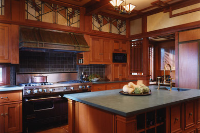 Inspiration for a craftsman kitchen remodel in Minneapolis