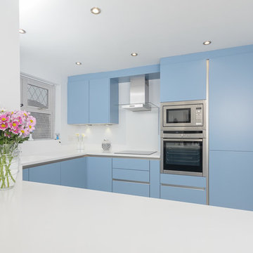 Lift your kitchen out of the doldrums with a contemporary touch of the blues