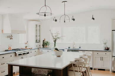 Inspiration for a transitional kitchen remodel in Columbus