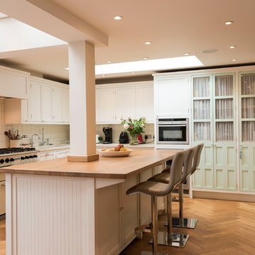 Light and spacious Shaker style Kitchen in Kensington