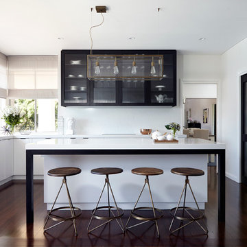 Light & White Kitchen | BIANCO VENATO QUARTZ