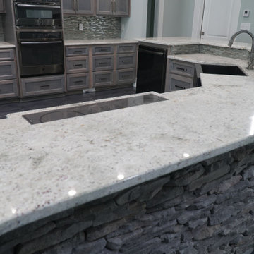 Light Quartzite Kitchen Countertops