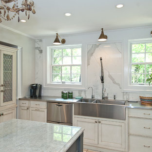 75 Beautiful Traditional Kitchen With Stainless Steel Countertops Pictures Ideas June 2021 Houzz