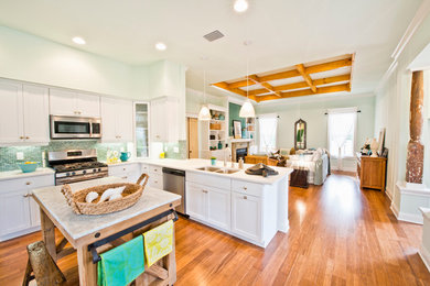 Example of a beach style kitchen design in Orlando