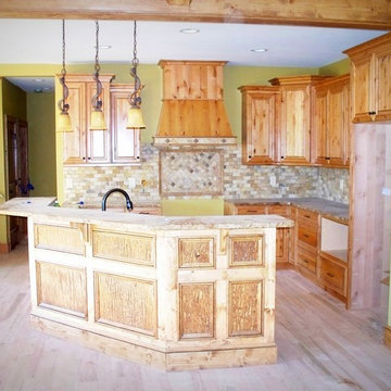 Linville // Rustic Kitchen