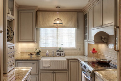 Design ideas for a traditional kitchen in Detroit.