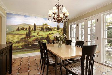 Example of a dining room design in Minneapolis