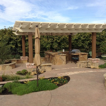 Lodi perimeter overflow pool