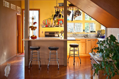 Example of a trendy kitchen design in Portland