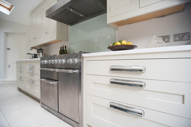 Contemporary Kitchen by George Robinson Kitchens