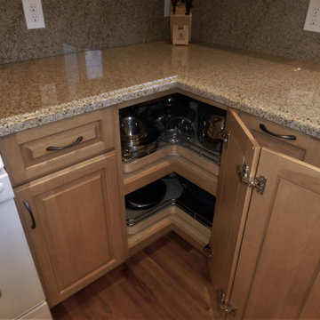 Long Beach Traditional Cottage Kitchen