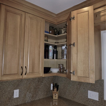 Long Beach Traditional Cottage Kitchen