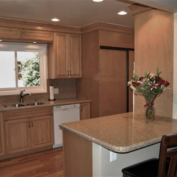 Long Beach Traditional Cottage Kitchen