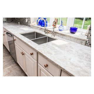 Lumerian Light Granite & Madre Perla Quartz Kitchen - Traditional 