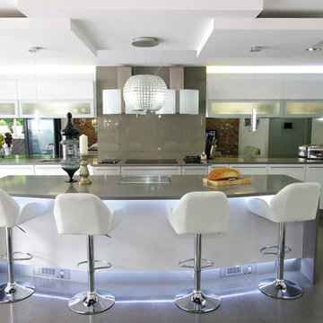 luxurious white gloss