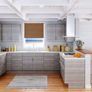 75+ Küchen mit braunen Schränken und orangem Boden Ideen & Bilder