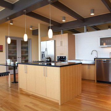 Magnolia: Mid-Century Modern