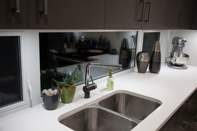 Inspiration for a modern kitchen remodel in Vancouver