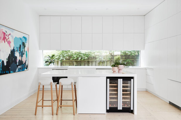 Modern Kitchen by Wallis Design