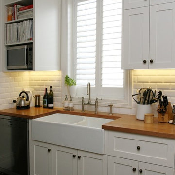 Traditional White Kitchen with timber benchtop