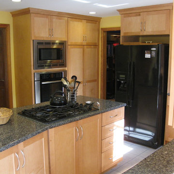 Maple kitchen with quartz countertops