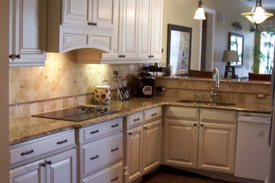 Inspiration for a timeless kitchen remodel in Tampa