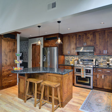 Marietta Kitchen & Hall Bathroom