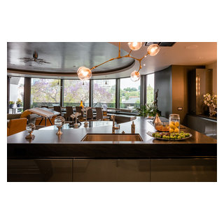 SLEEK PENTHOUSE - Sola Kitchens - Sleek Modern Apartment Penthouse With Custom Kitchen Cabinets And Designer Lighting