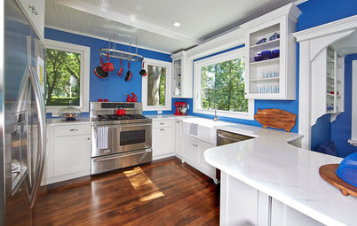 Red, White and Blue Energize a Remodeled River-View Kitchen