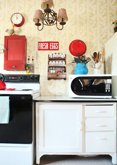 Shabby-chic Style Kitchen by Julie Ranee Photography