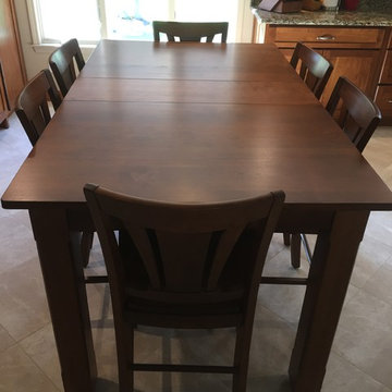 Matching kitchen table with 6 FEET of leaves makes this a 108" table