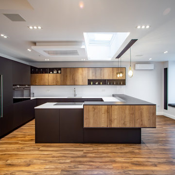 Matt Black & Oak Laminate Kitchen