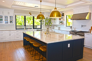Inspiration for a kitchen in Hawaii.